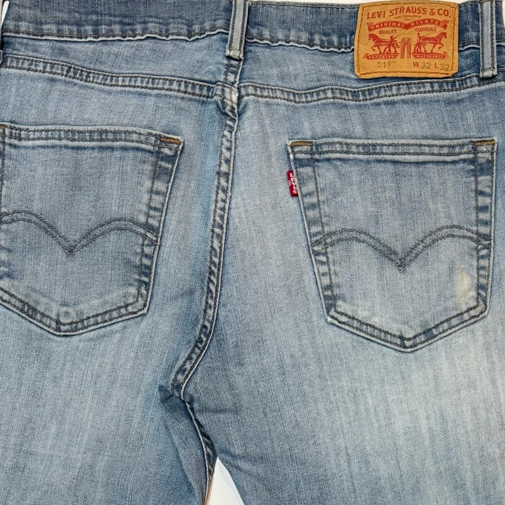 Levi’s 511 Jeans Mens 32x30 Slim Fit Light Wash Denim Faded Distressed - Picture 3 of 7